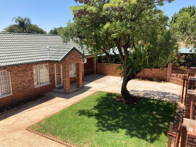 3 Bedroom Sectional Title For Sale in Geelhoutpark