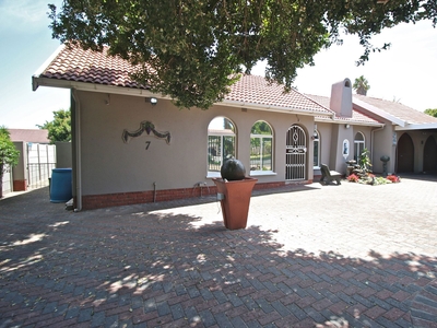 4 bedroom house for sale in Panorama (Parow)