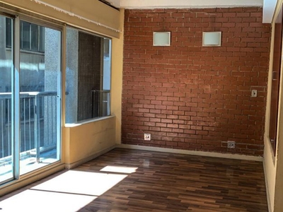 1 Bedroom bachelor apartment to rent in Braamfontein, Johannesburg