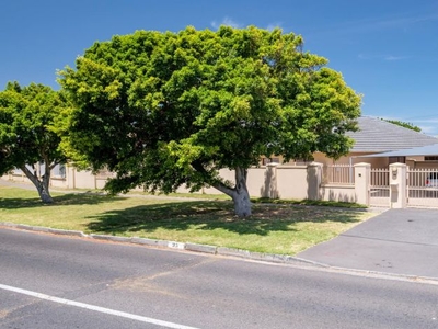 3 Bedroom house sold in Thornton, Cape Town