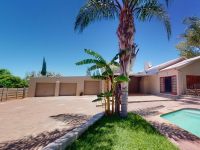5 Bedroom house for sale in Keidebees, Upington