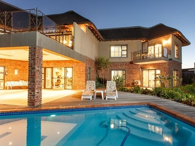 Magnificent, luxurious, immaculate family home in Oudtshoorn
