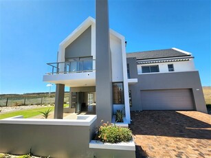 3 Bed House in Langebaan Country Estate