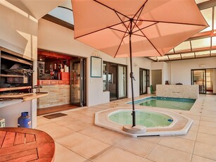 7 Bed House in Myburgh Park