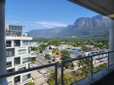 198m² Office To Let in Claremont