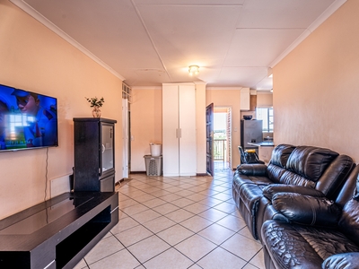 2 Bedroom Apartment / Flat For Sale in Mooikloof Ridge