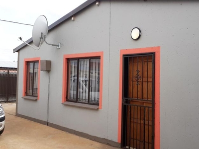 2 Bedroom house to rent in Protea Glen, Soweto
