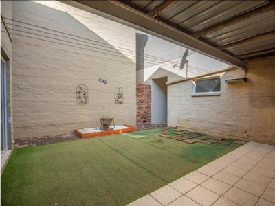 2 Bedroom Townhouse in Pretoria Olympus