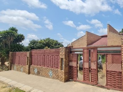 3 Bedroom Freehold Sold in Nkowankowa