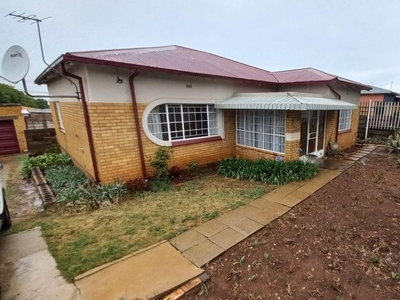 3 Bedroom house rented in Crosby, Johannesburg