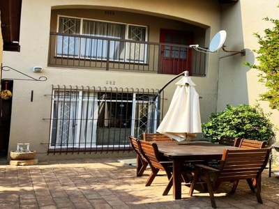 3 Bedroom townhouse - sectional rented in Quellerina, Roodepoort