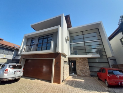 4 Bedroom Townhouse To Let in Izinga Estate