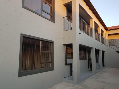 Bachelor apartment accommodation in KAGISO. Spacious one bedroom suita