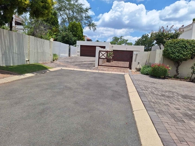 Cluster Rental Monthly in Bryanston East