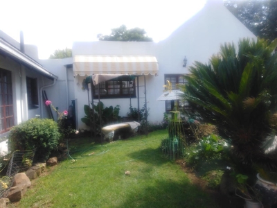 House For Sale in Hurlingham Manor