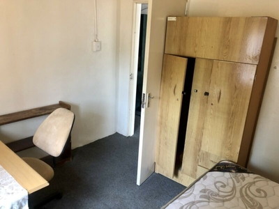 Student accommodation to share near UJ in Westdene (JHB)