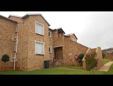 3 bed property to rent in strubensvallei
