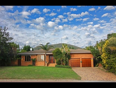 4 bed property to rent in plattekloof
