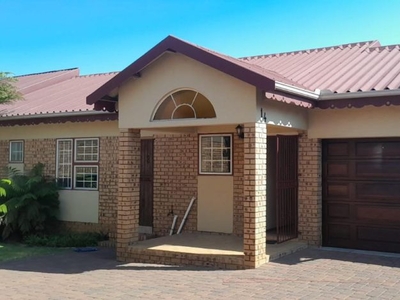 4 Bedroom townhouse - freehold for sale in Del Judor Ext 10, Witbank