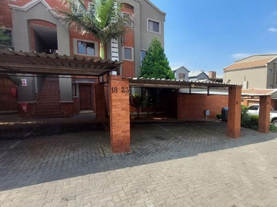 1 Bedroom bachelor apartment to rent in Little Falls, Roodepoort