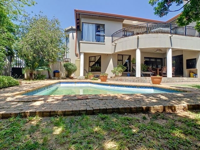 4 Bedroom House For Sale in Silver Lakes Golf Estate