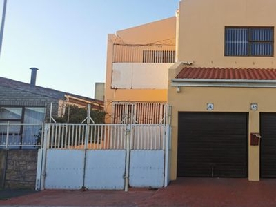 2 Bedroom House To Let in Strandfontein