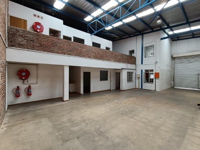 319 m² Mini Warehouse/Distribution Centre available for rent in Halfway House. The park is access-controlled and ideally located between the N1 Highway and R101 Pretoria Main Road.