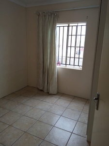 INSIDE ROOM FOR RENT IN COSMO CITY EXT.8