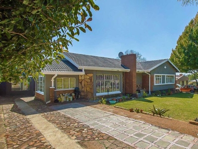 3 Bedroom house for sale in Florida North, Roodepoort