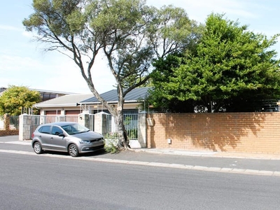 4 Bedroom house to rent in Parow North