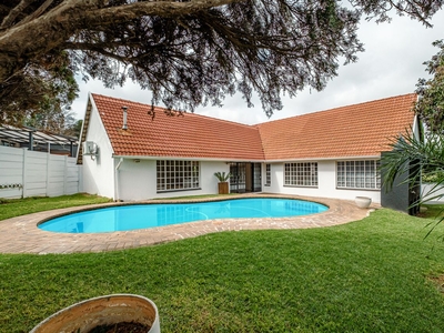3 Bedroom Freehold For Sale in Constantia Kloof