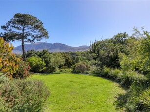 1 046 m² Land available in Constantia