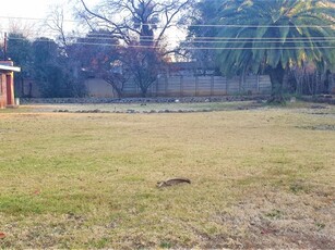 1 320 m² Land available in Waverley