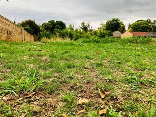1 500 m² Land available in Mooivallei Park