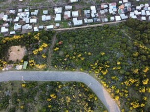 1 850 m² Land available in Mossel Bay Central