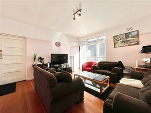 2 Bed Apartment in Woodstock