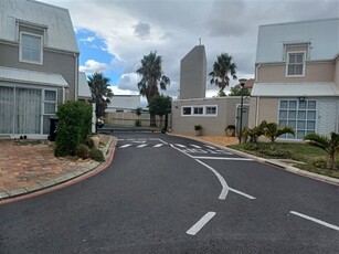 2 Bed Townhouse in Gordons Bay Central