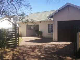 2 Bed Townhouse in Middelburg South