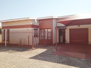 2 Bedroom Townhouse to rent in Eagles Crest