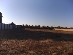 2 400 m² Land available in Aerorand