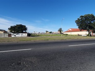 2 600 m² Land available in Elsies River