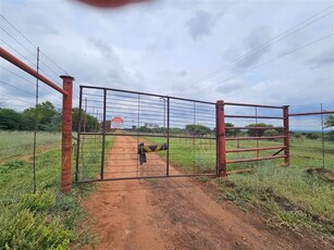 265 ha Farm in Zeerust