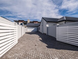 3 Bed House in Pinelands