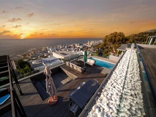 3 Bed Penthouse in Bantry Bay
