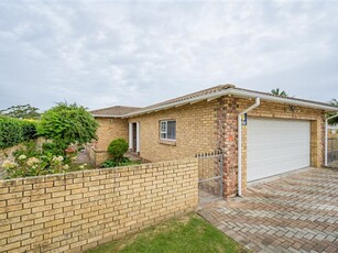 3 Bed Townhouse in Beverley Grove