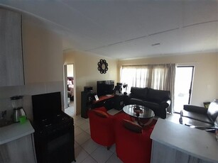 3 Bed Townhouse in Bloemfontein Farms