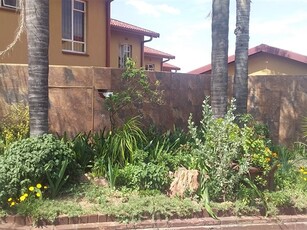 3 Bed Townhouse in Die Heuwel