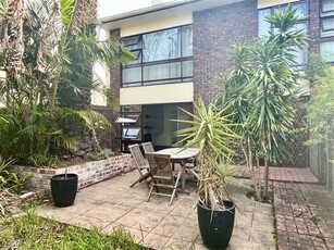 3 Bed Townhouse in Kenilworth