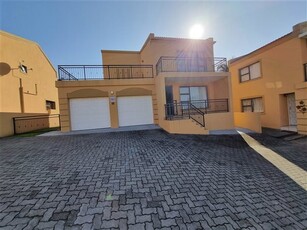 3 Bed Townhouse in Sunny Ridge