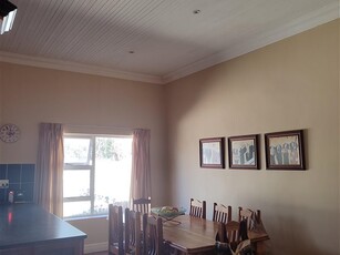 4 Bed House in Darling